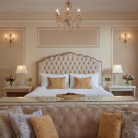 Bathen House Boutique Hotel Kültér fotó A bedroom at the hotel