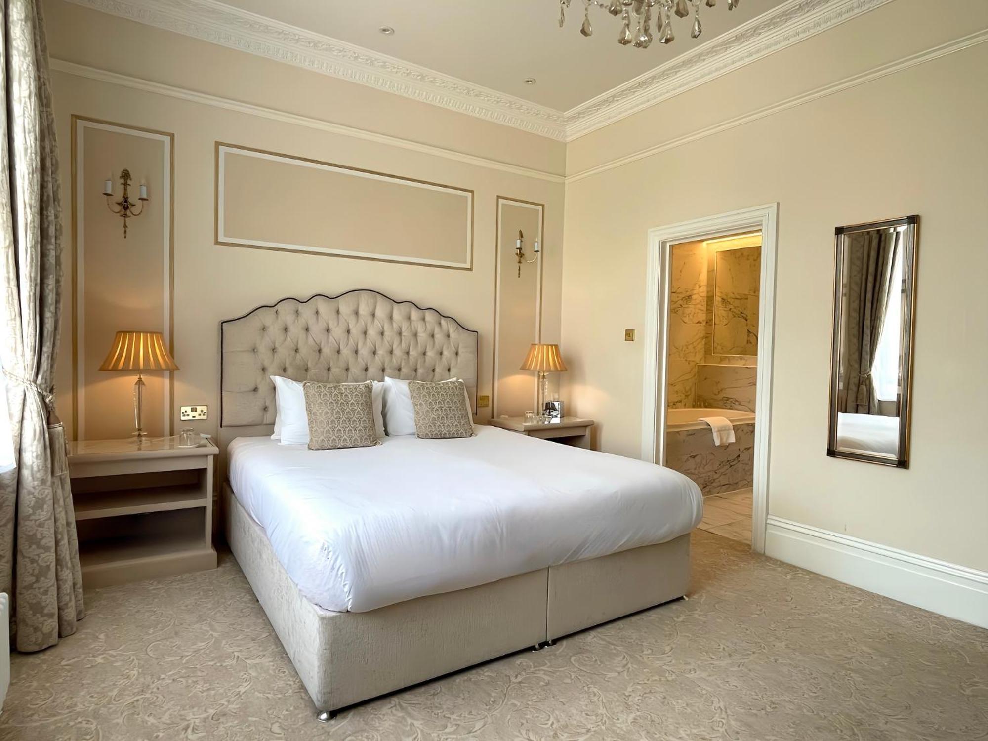 Bathen House Boutique Hotel Szoba fotó A bedroom at the hotel