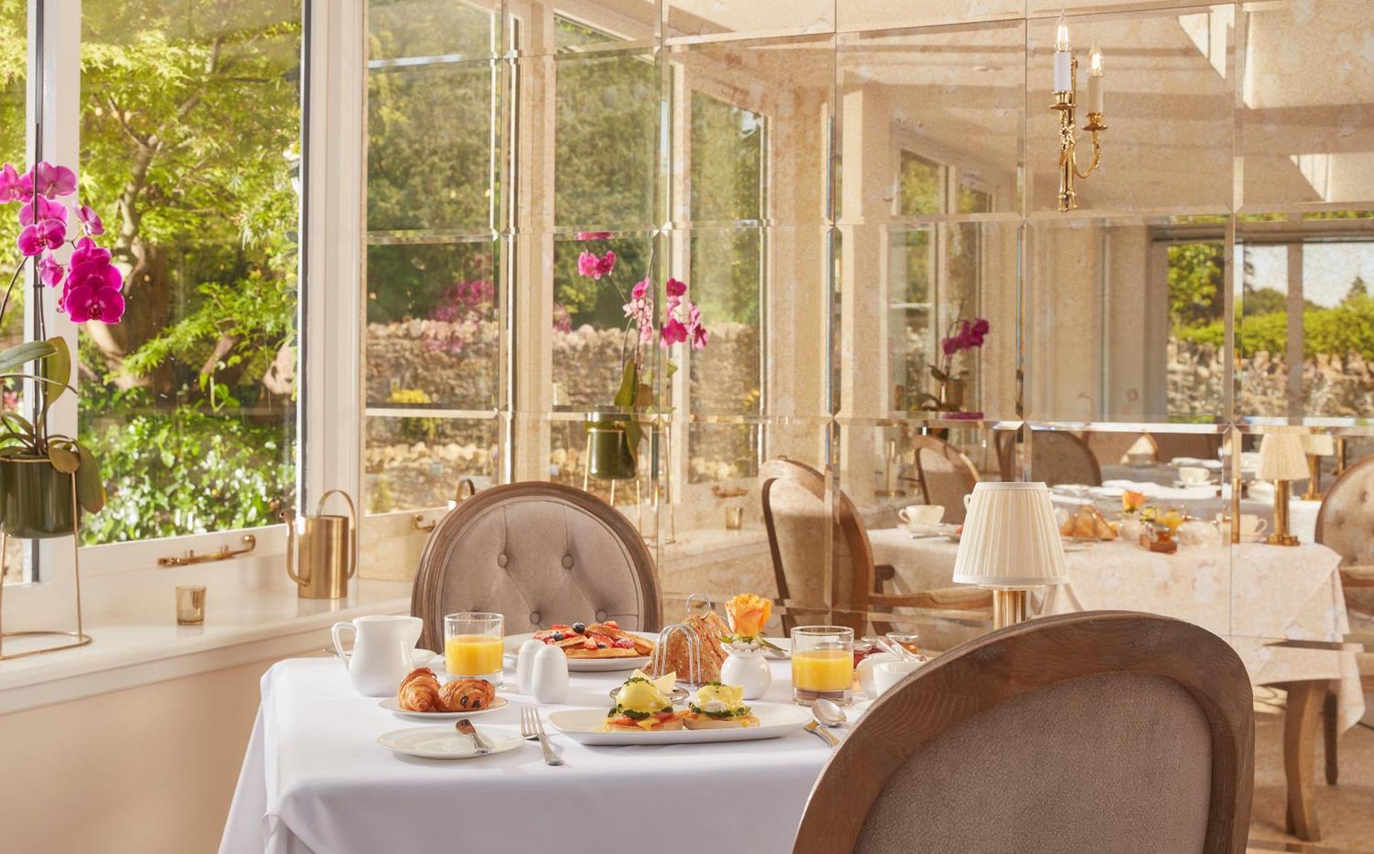Bathen House Boutique Hotel Kültér fotó Breakfast at the Hotel